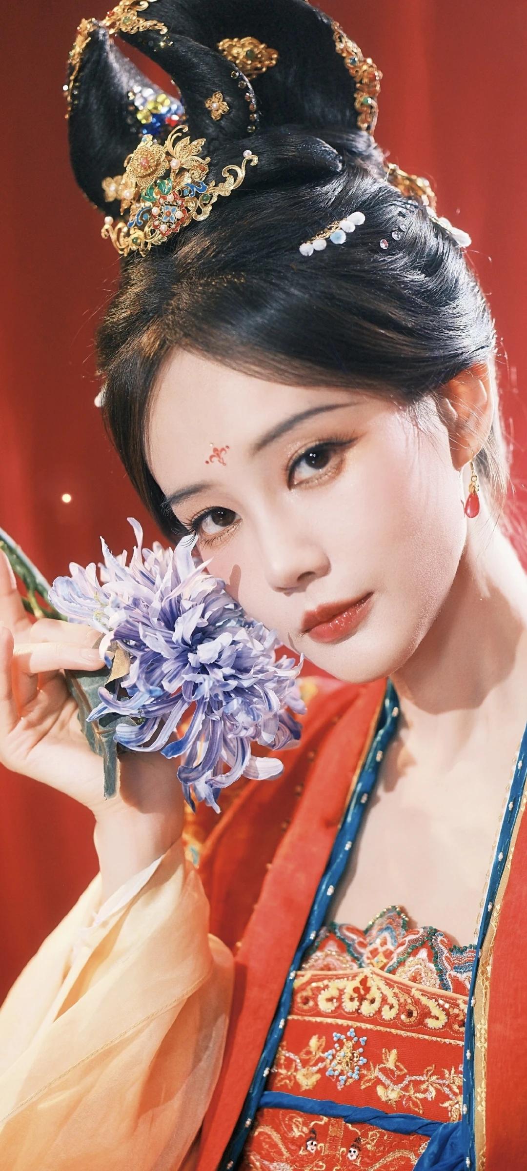 李一桐古风壁纸～
一颦一笑皆是古韵，仿佛从古画里走出来的美人！