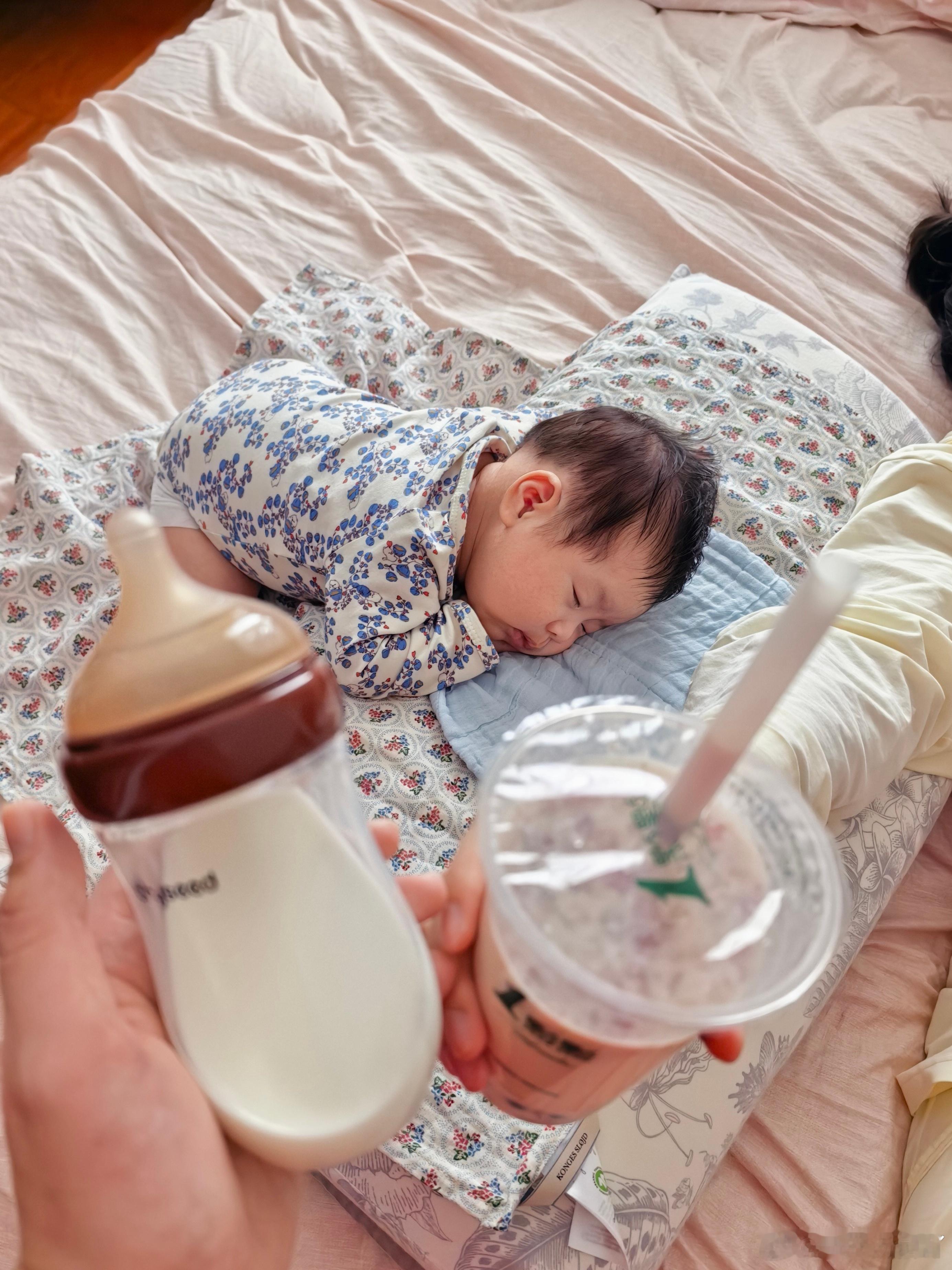一个要喝奶🍼一个要喝奶茶🥤汤包的煲崽日记 ​​​