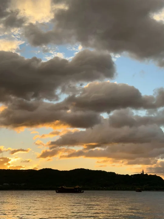 今天的快乐是日落给的！