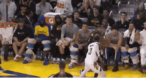 格林：穆迪今天这个球，打得很自信，新赛季进步明显，我们需要这样的队友。
    