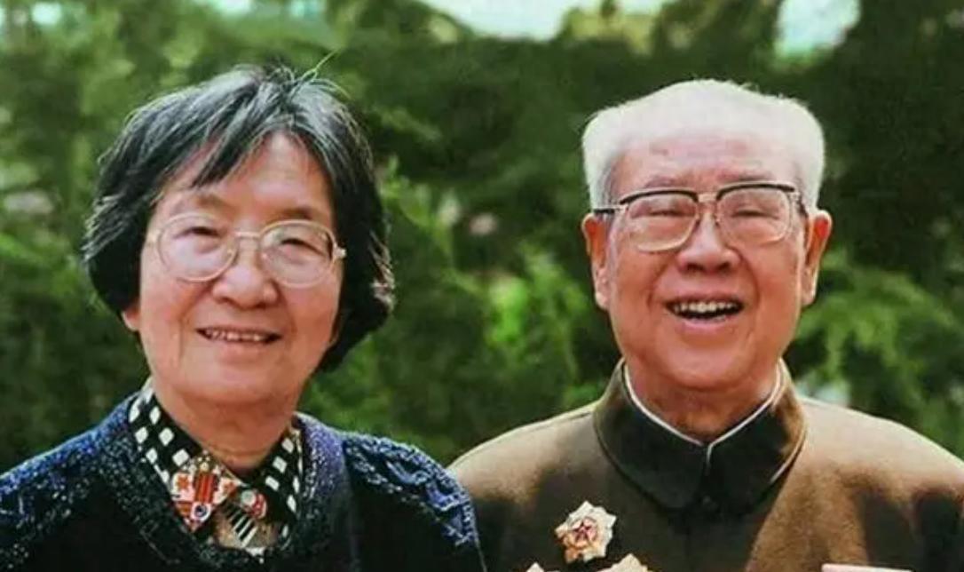 旷伏兆1996年病逝，一位多年老战友专程前来，称他的后事早在五十年前就已有安排