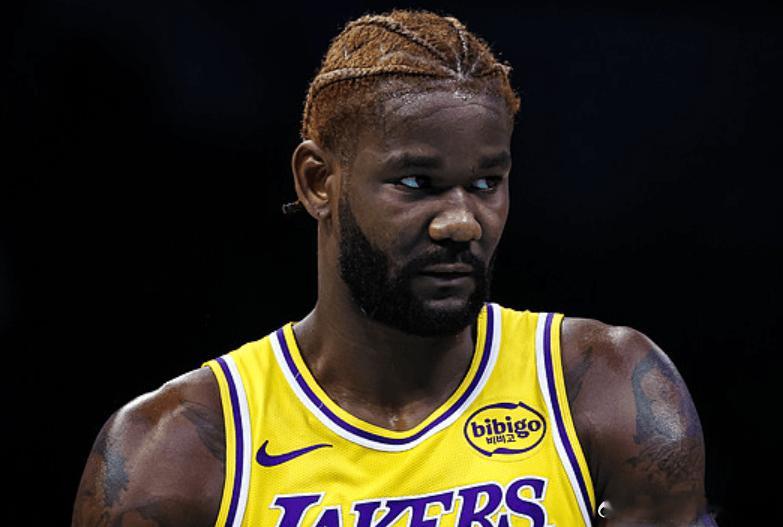 顿宝因膝盖挫伤，本场比赛不会回归 