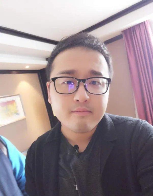 孙亚龙宣布复出孙亚龙宣布复出！为替团队扛下B站巨额扣薪债务，他决定每月高强度直播