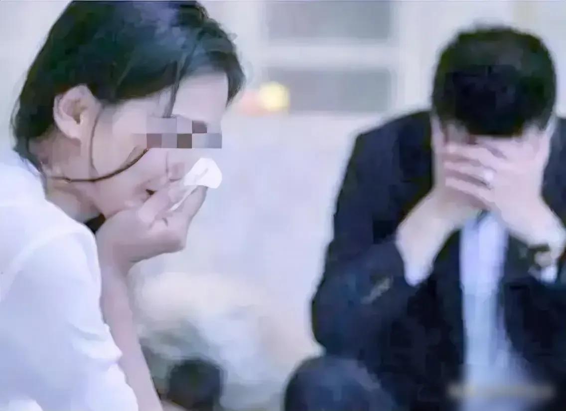 山东聊城一户人家的大门口，酒气、怒气和一把刀撞在了一起。来人李峰不是陌生人，李峰