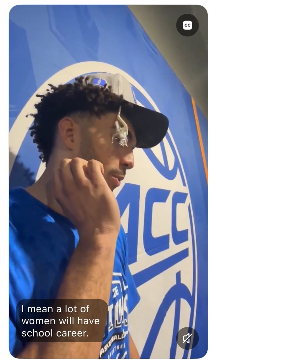 Cam把剪下来的篮网插在自己帽子上好可爱啊，就是我之前看到正面的视频距离有点远还