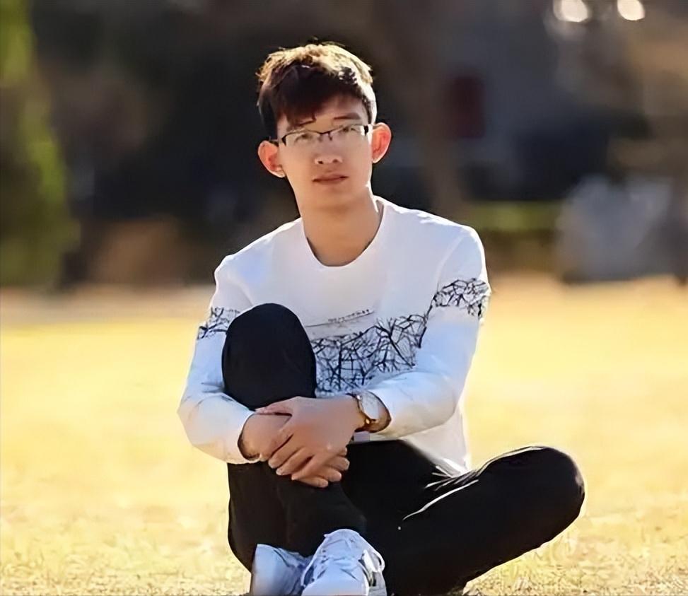 北大学霸刘嘉森语出惊人：“当你没有家财万贯的父母，没有大权在握的亲戚朋友，而别人