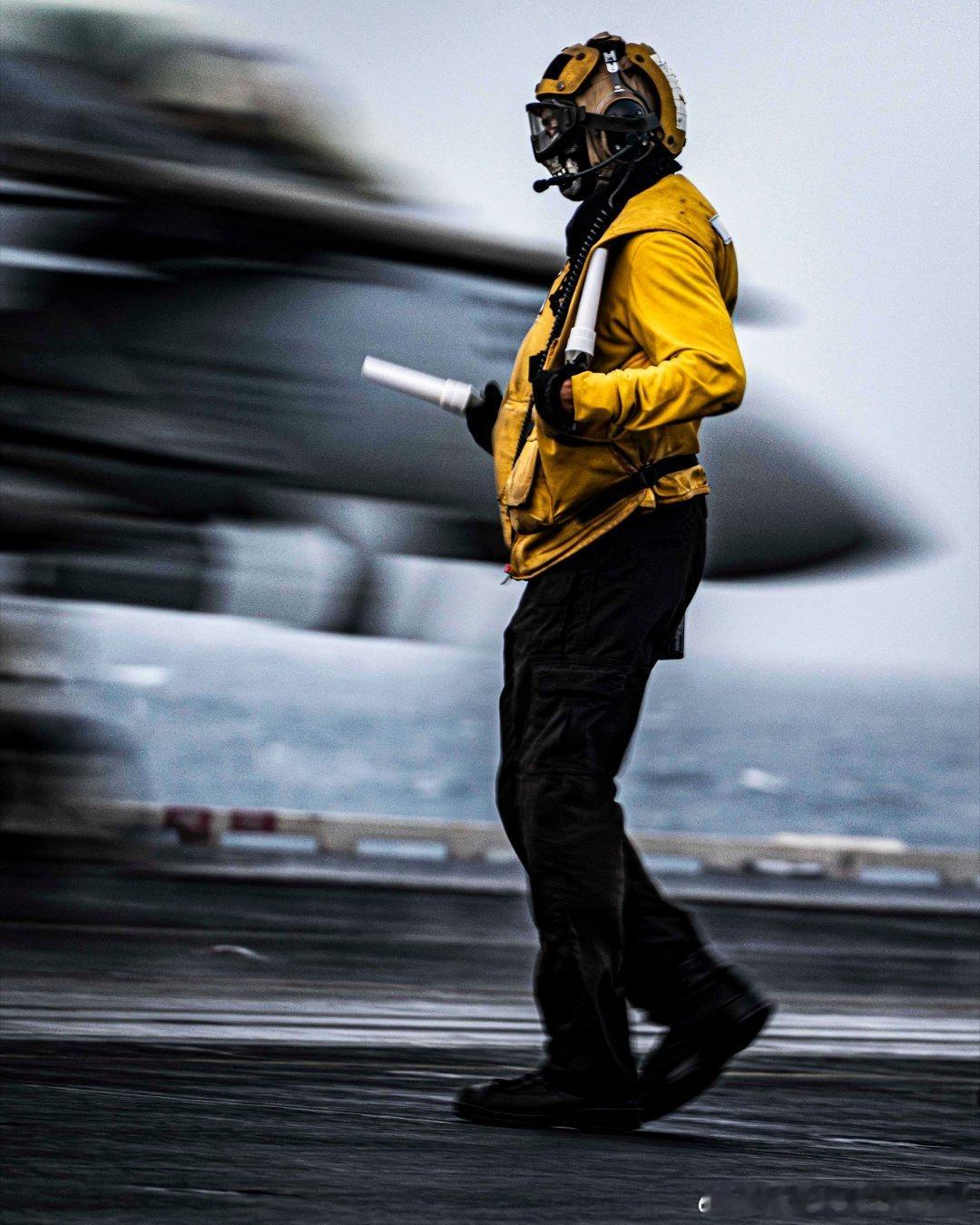 2025年6月，USS Nimitz (CVN 68)在中央司令部行动区5 ​​
