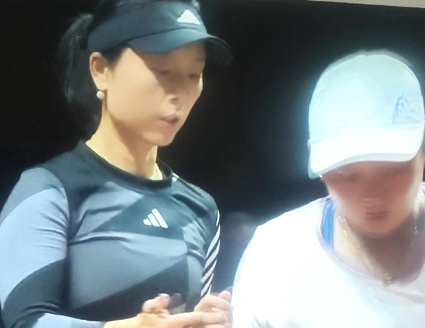 速败出局！中国组合蒋欣玗/徐一璠0-2不敌加匈组合，斯图加特女双止步首轮！
  