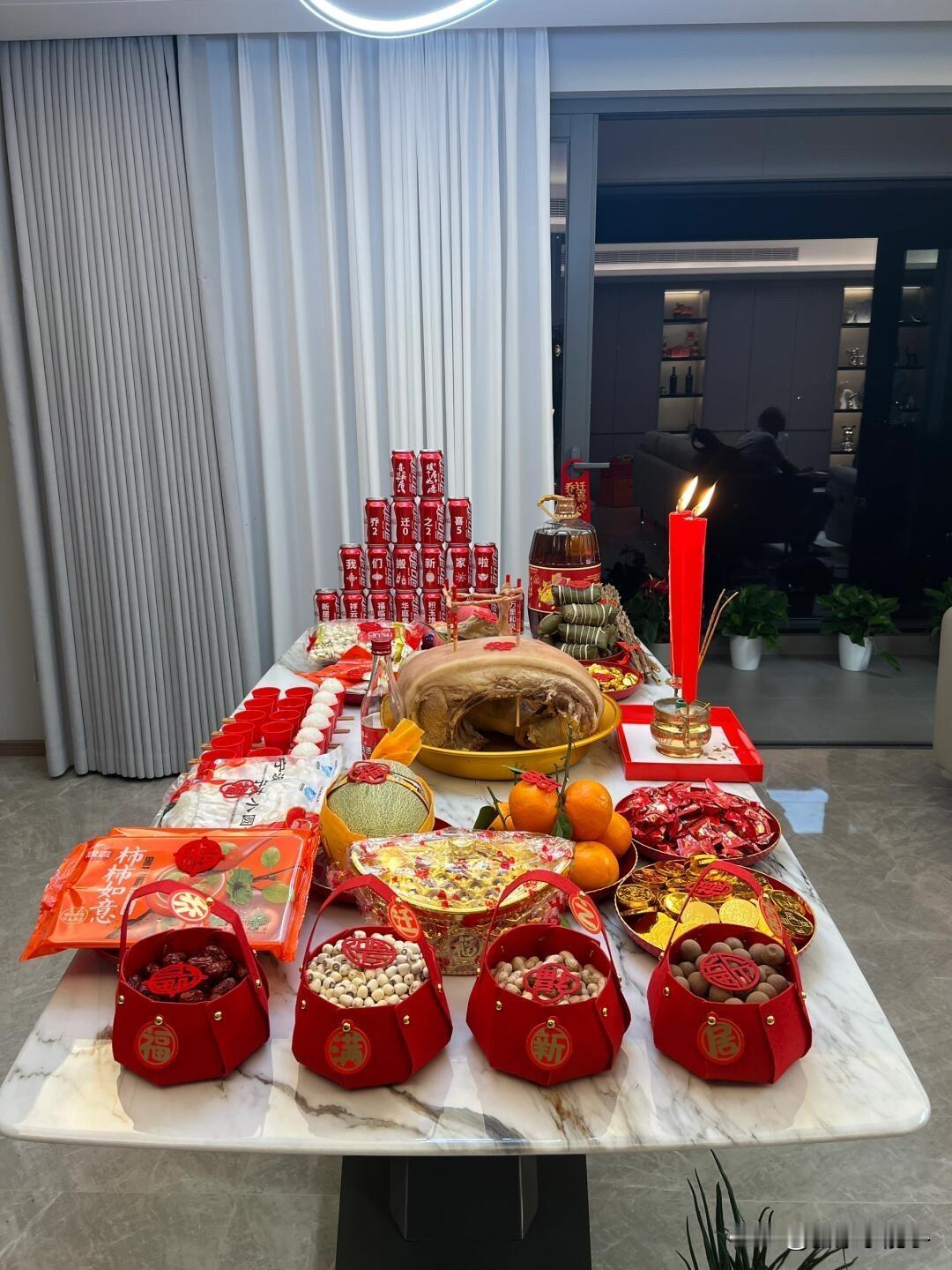太幸福了吧！一家三口终于在大城市有了属于自己的房子，挑选了一个合适的日子开开心心