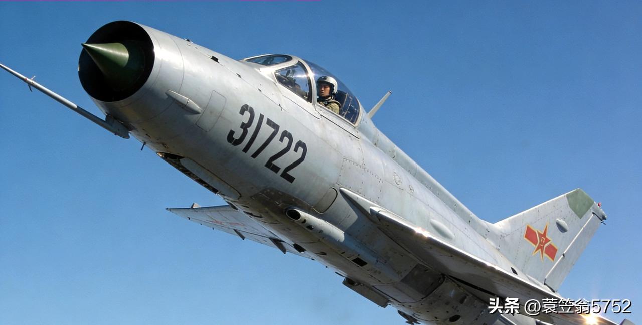 辽宁舰，山东舰，福建舰呼叫81192返航
      这是一个关于中国海军航空兵