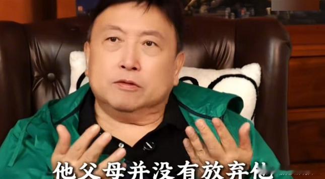 王晶说“我知道向佑父母并没有放弃他，好多次他要做生意都给钱他去做，只不过都失败了