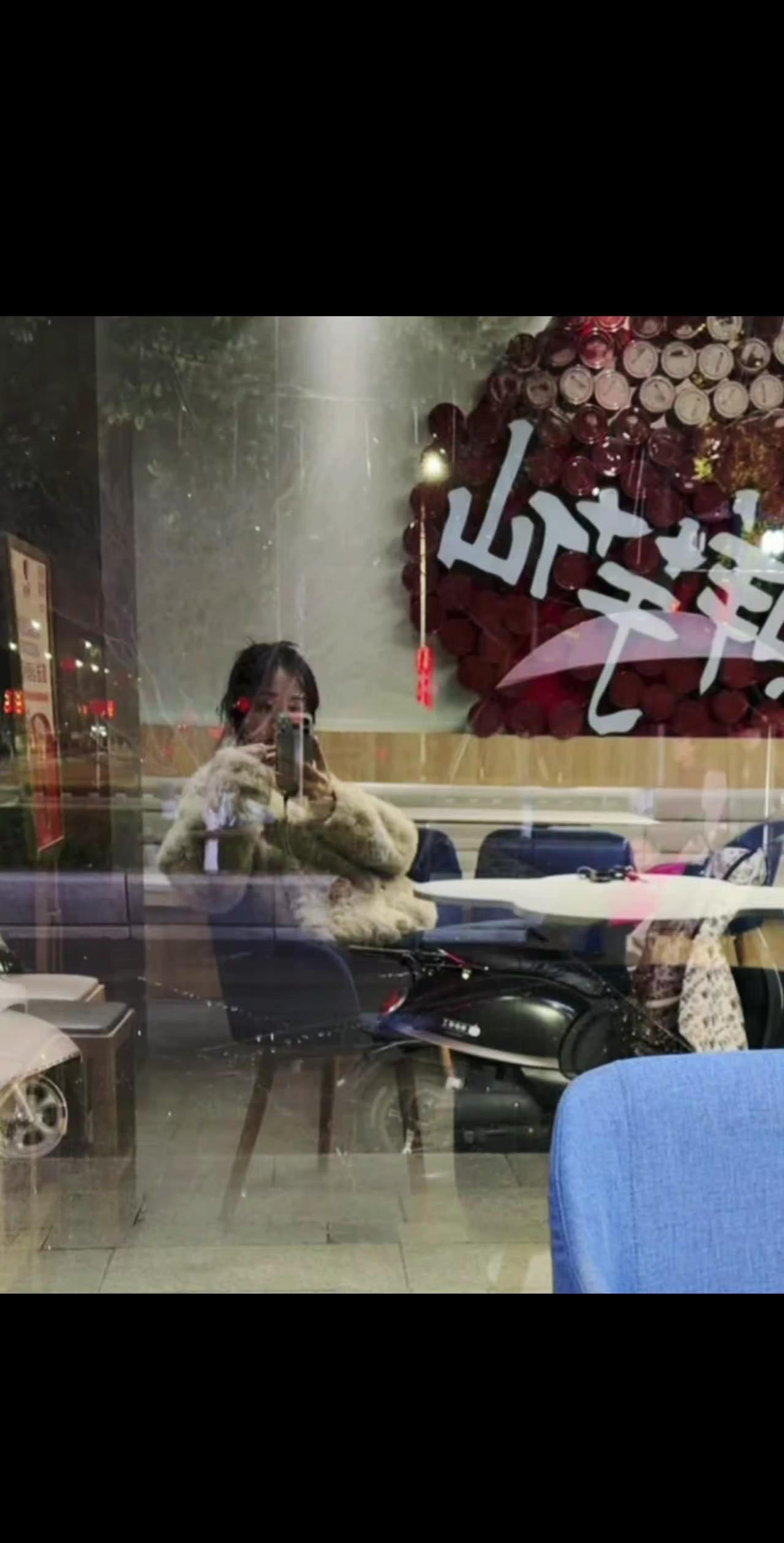 独处，是治愈，也是自由～不会打牌，不会喝酒，不会撒娇，不会玩游戏，不喜欢扎堆，更