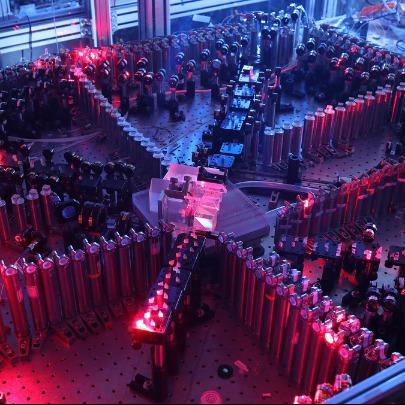 突发快讯：中国推出全球首台用于商业用途的原子基量子计算机。