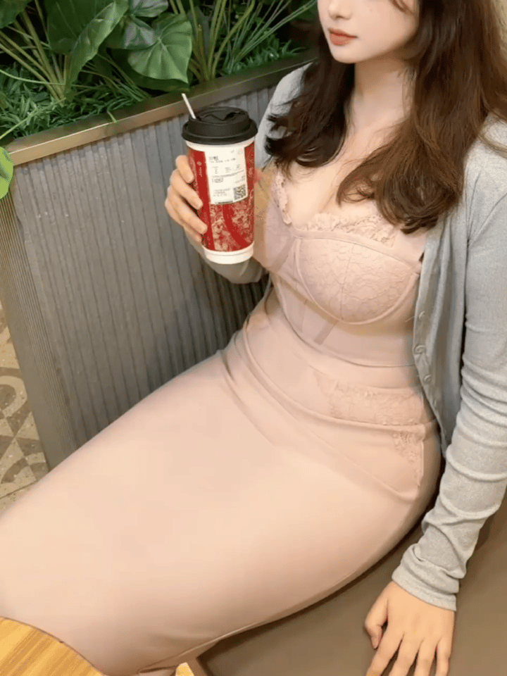 [冲刺] 我们都曾经渴望爱情是一场盛宴，最后想要的是一家子的寻常晚饭。 [达斯维