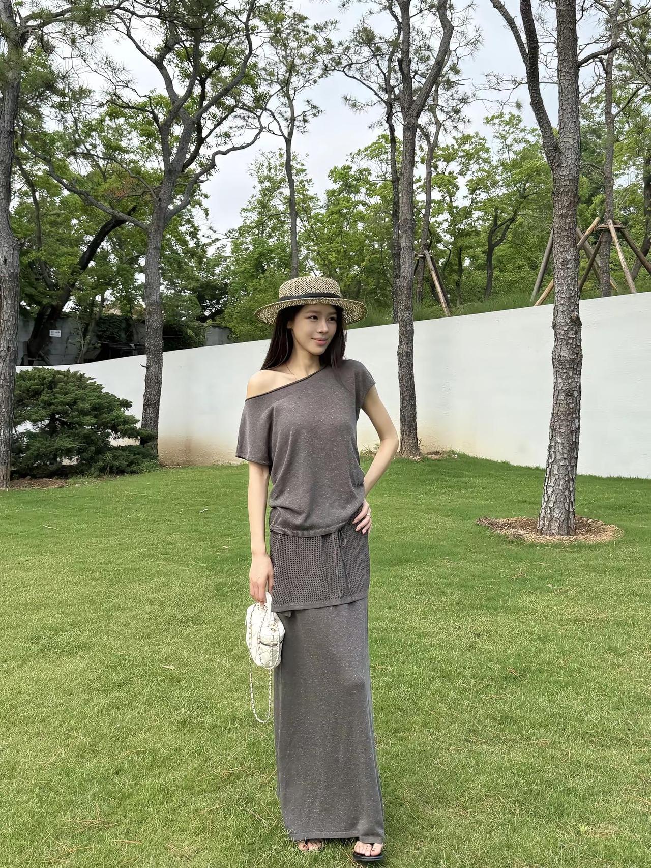 我们在世上 是为了感受阳光夏日松弛感穿搭🌿