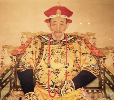 禁西学，文字狱，康熙留下的因。
西方笔下的康熙帝
 
17世纪《尼布楚条约》签订