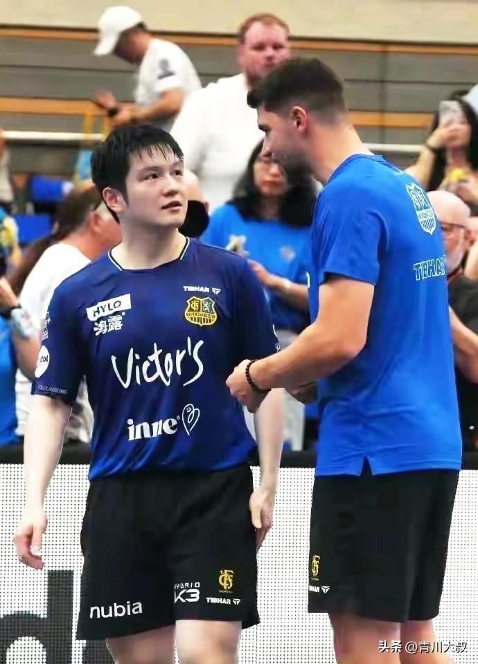 弗朗西斯卡采访，谈到即将离开的樊振东，满脸的不舍！
他说:
自从和樊振东成为队友