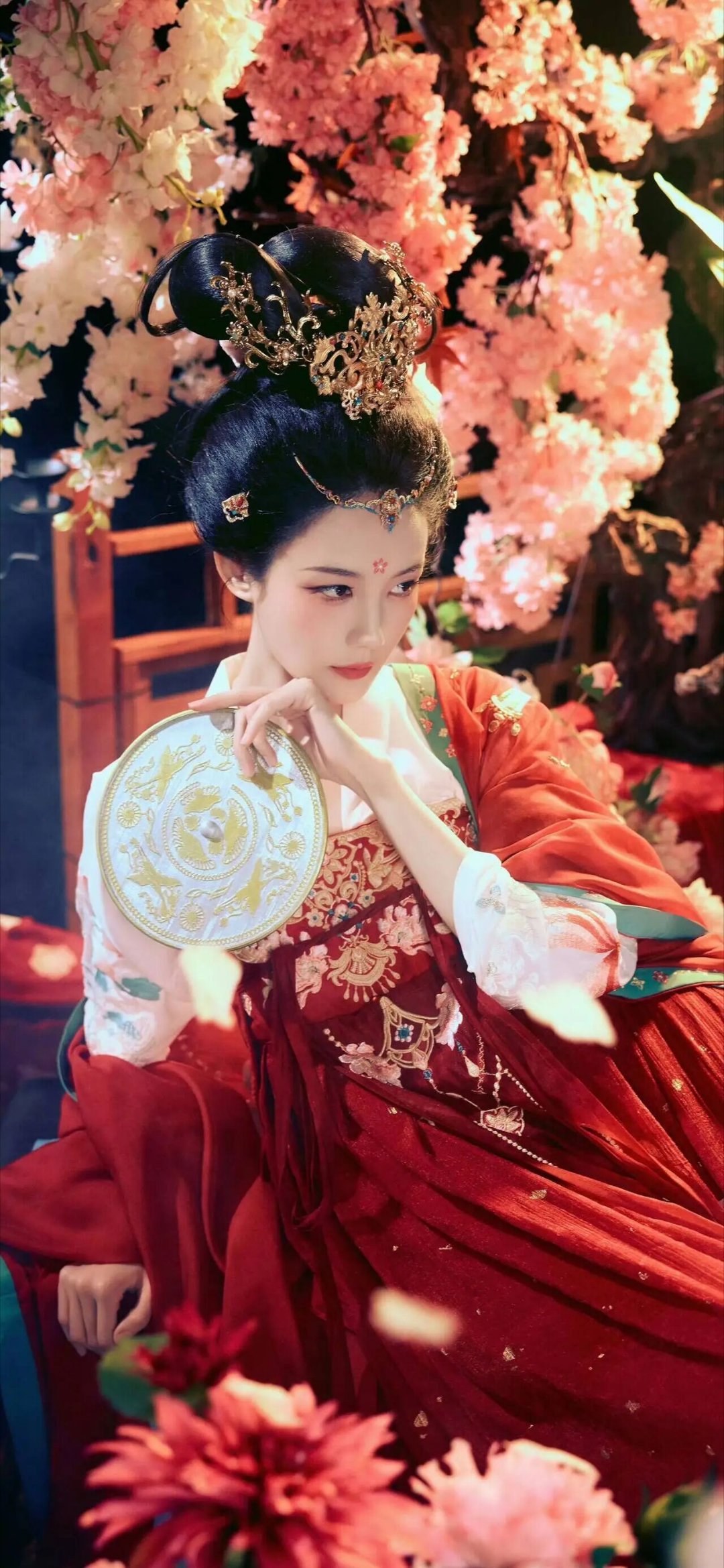 李一桐清瞳化成人形这一段李一桐将清瞳化成人形的段落演绎得堪称“从设定里走出来”的