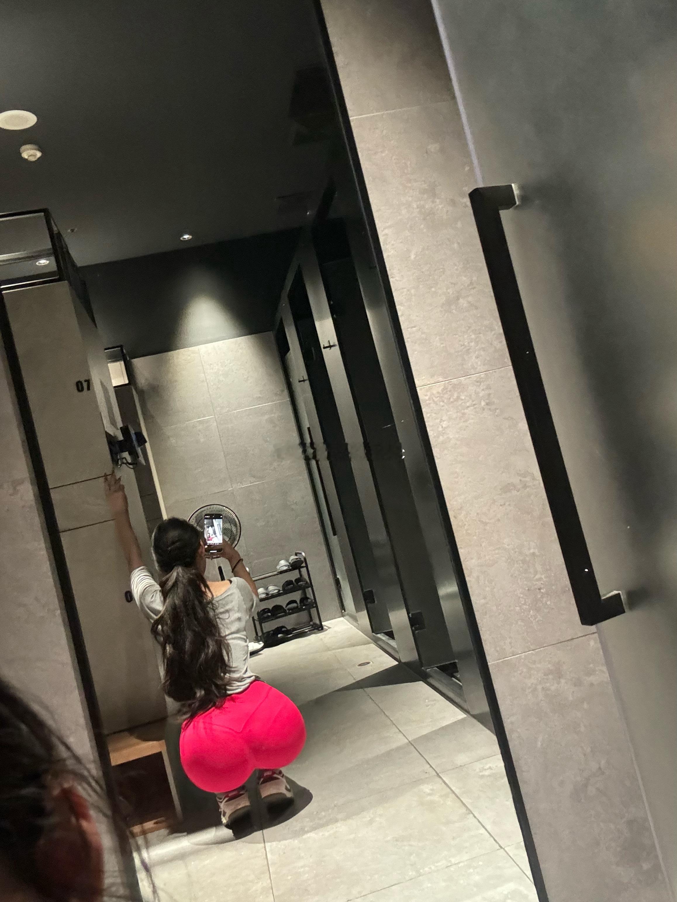 臀训，臀围95腿围52cm 
