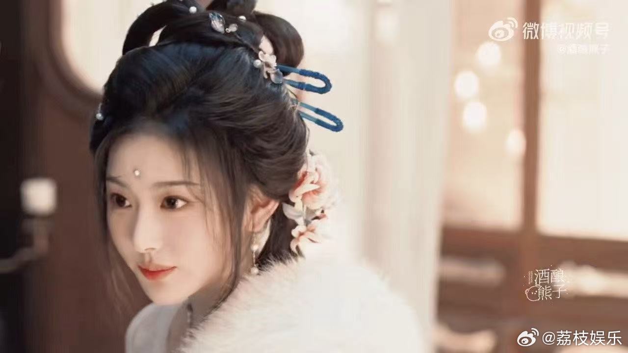 孔雪儿俞浅浅人设 孔雪儿和俞浅浅适配度拉满，清丽的外形配上聪慧独立的内核，角色立