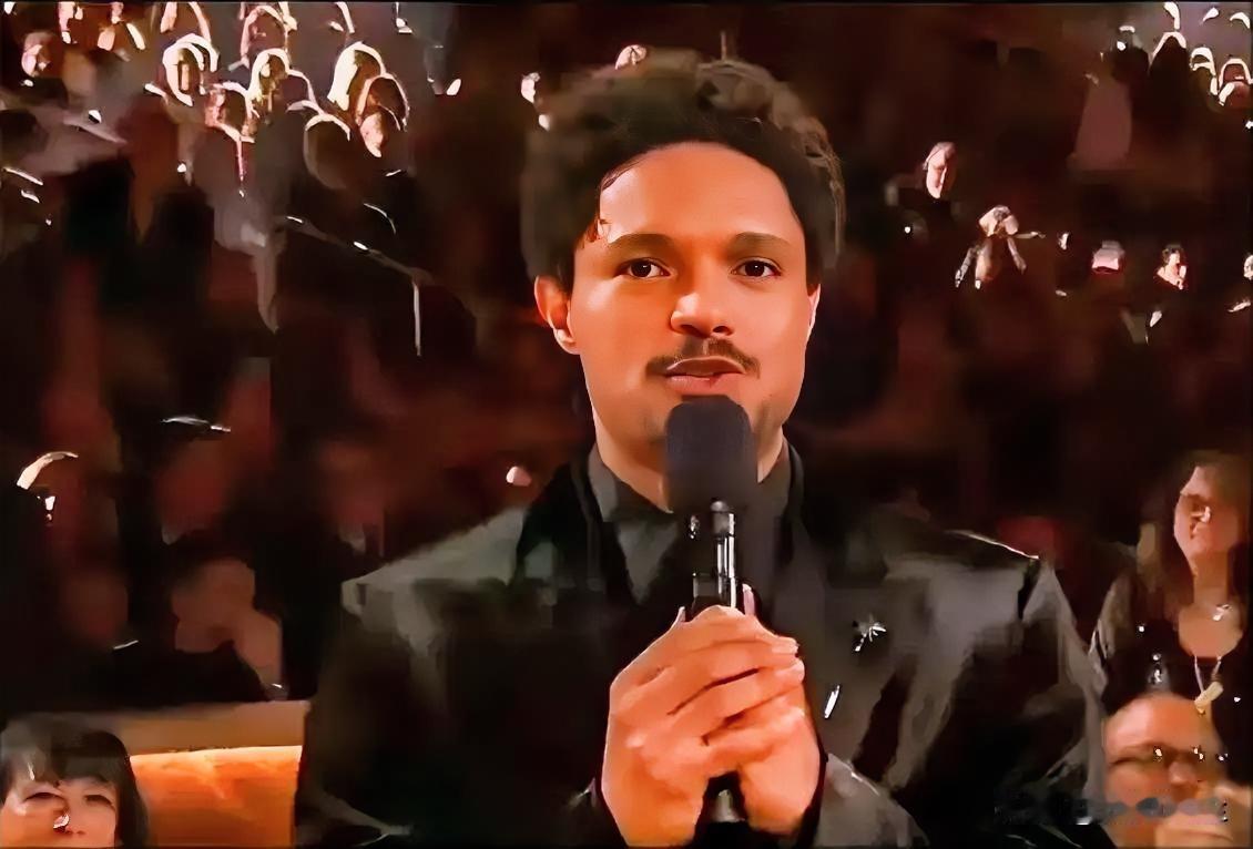 特雷弗·诺亚竟在格莱美颁奖典礼上说特朗普与克林顿去萝莉岛的事好像把特朗普惹毛了，