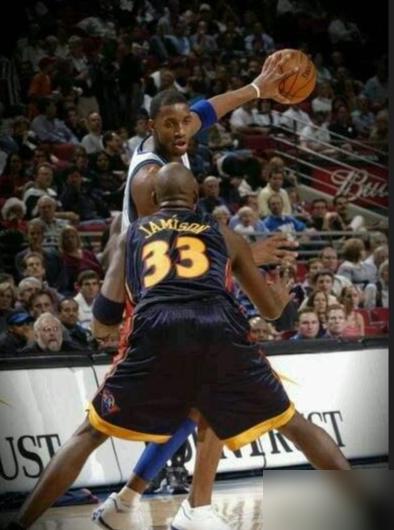 麦迪的天赋有多夸张，看看照片就知道！

第一步特别快———魔术时期联盟第一快，纤