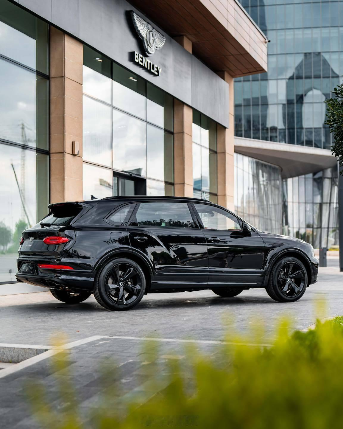 Bentley Bentayga EWB 