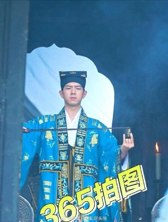 李现新剧道士造型好帅啊！状态不错，一切顺利，期待正片！期待李现长风起饰演的上官诚