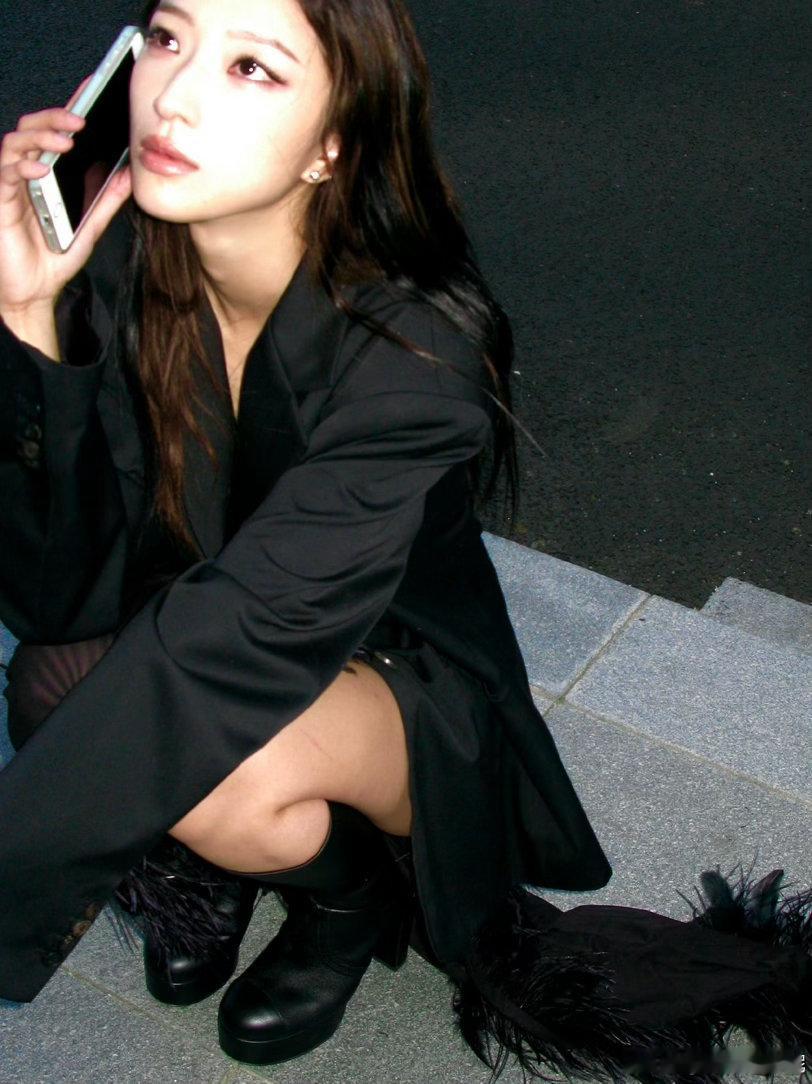 栾念前女友也去国贸了剧中前女友张欣的扮演者，这波热度蹭到了。记住她的名字：牟睿妮