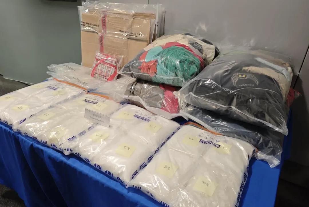 15岁女高中生运毒被抓！32公斤K粉伪装旧衣物，为几万块毁掉
2026年10月1