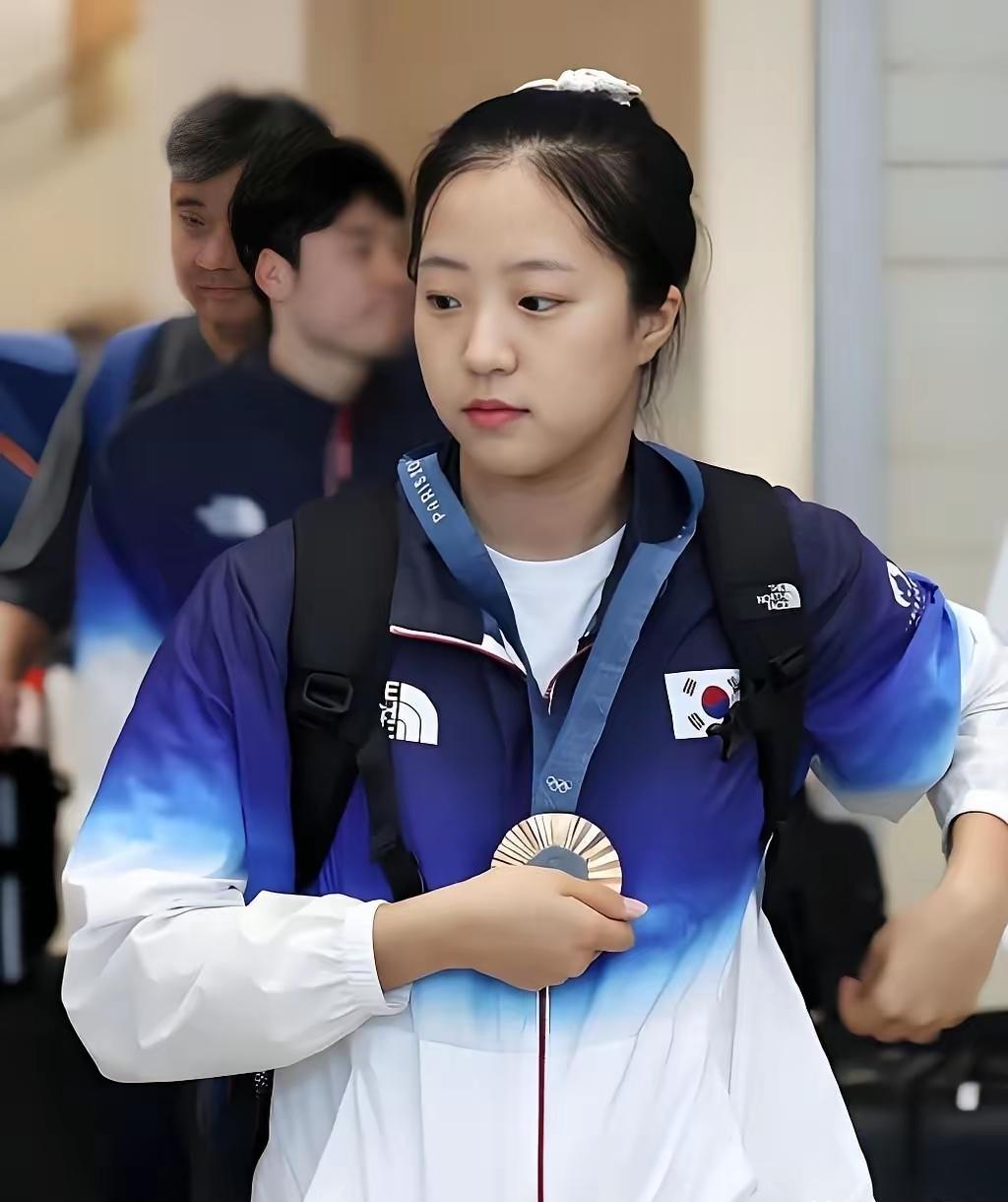 韩国女乒的申裕斌，刚打完国际总决赛回国，转头就买了350袋大米，用自己名字命名的