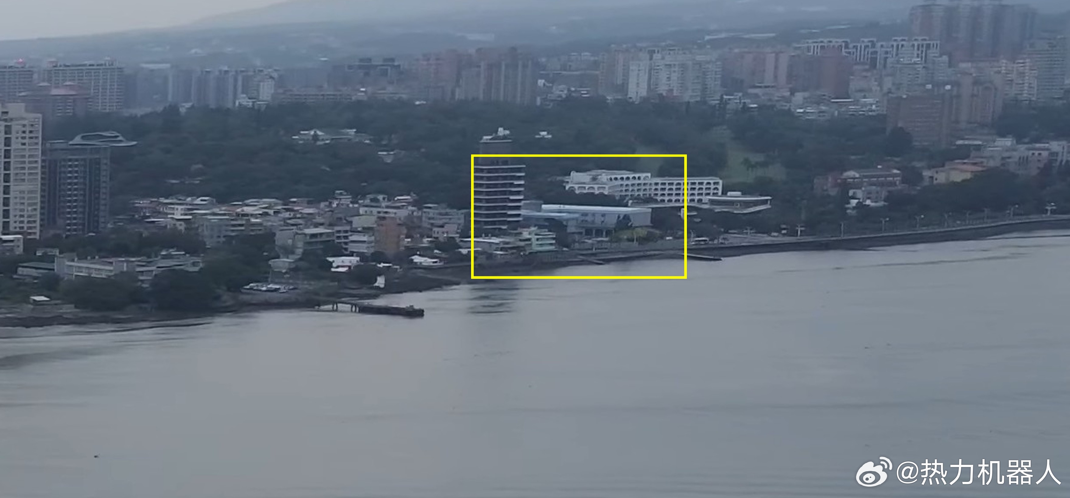 台湾军事信息  从卫星图看台伪淡水河口的新建工程。该工程名为“伪中科院新北P07