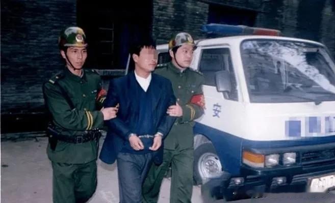1993年，一桩乡村命案引发的错判，彻底改写了一个普通农民的人生轨迹。一名无辜年