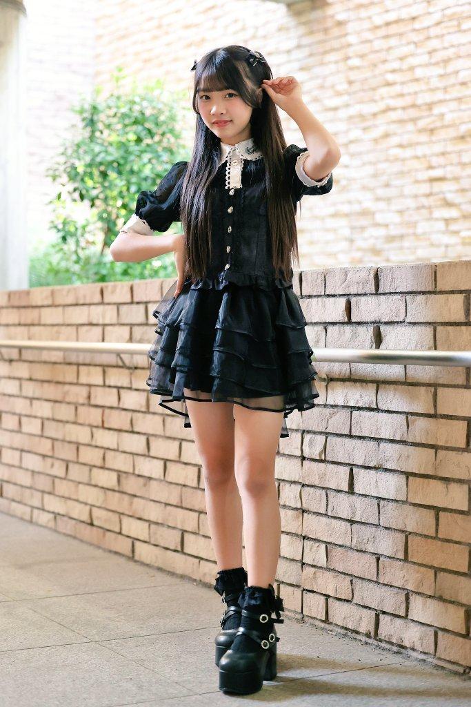 红袖添香夜，轻抚玉笛声