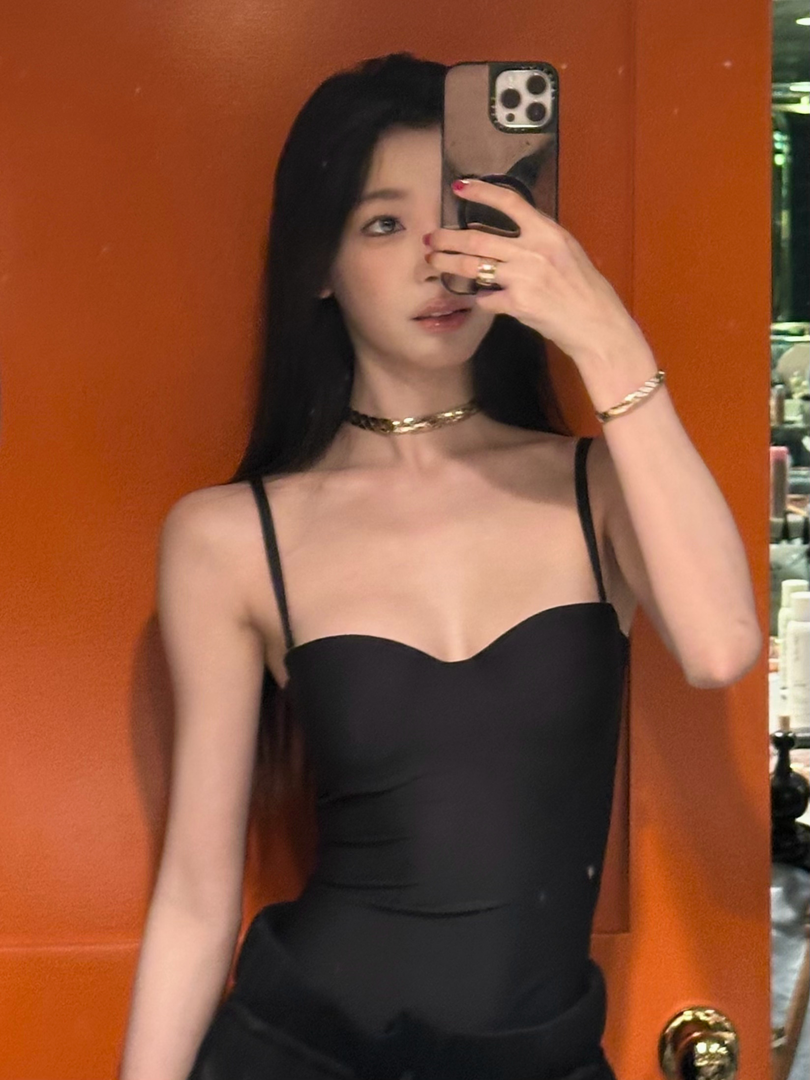 涂了红色指甲油💅🏻每日玲感