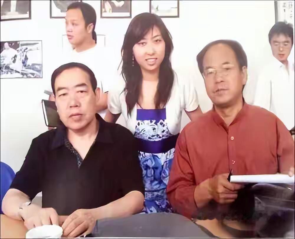[尬笑]依靠原生家庭的“托举”，贾浅浅🆚蒋方舟，终于——殊途同归[吐彩虹]