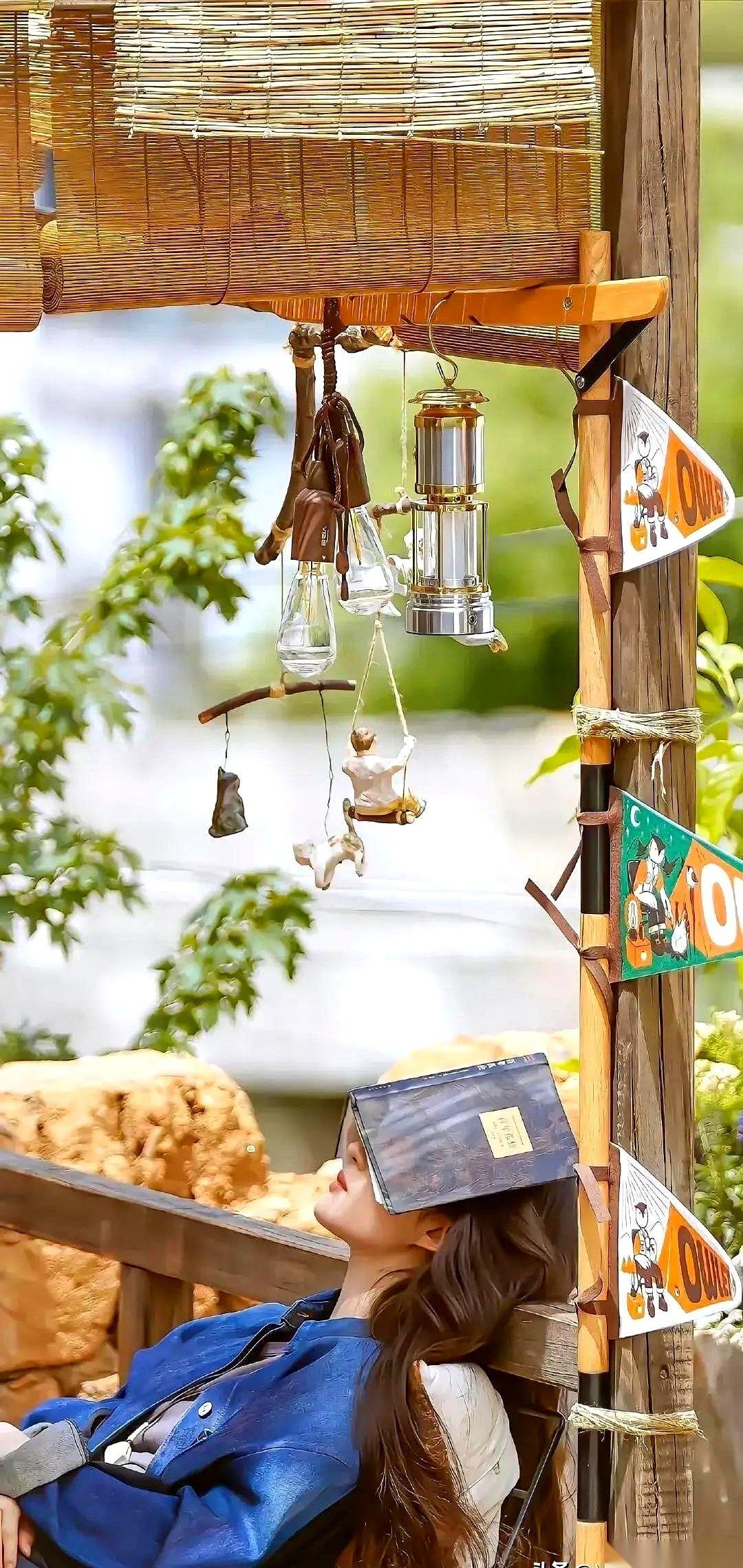 上班，就是上个公共厕所。
地脏，你就绕着点走。
味儿冲，你就捂着鼻子，速战速决。