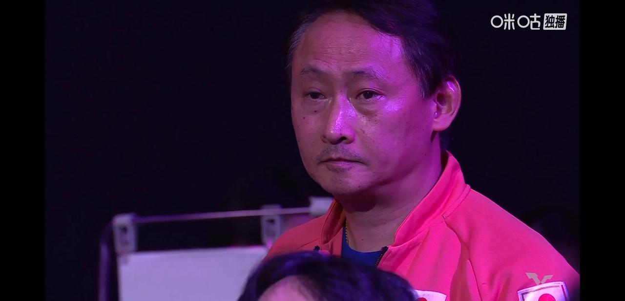 父亲眼泪！！其实我有点感动！
张本智WTT大满贯和夺冠！张本智和父亲，眼中含泪！