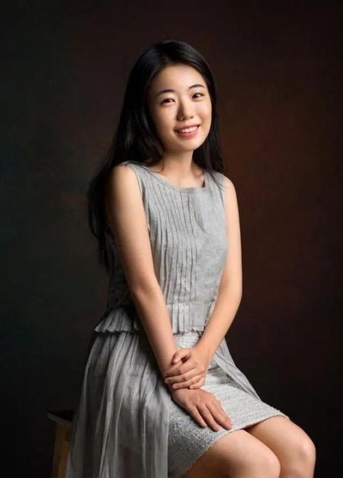 在80后的印象里，蒋方舟曾经是“天才少女”！7岁写作，9岁出书，19岁被清华降分