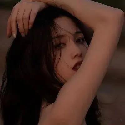 如果你的奋斗，
是每个人都可以的事情，
那么，
为什么，
你可以拿到结果呢？
