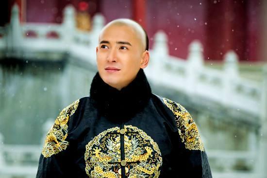 1612年，努尔哈赤的第十四个儿子出生了，取名多尔衮。这孩子的起点很高——母亲阿