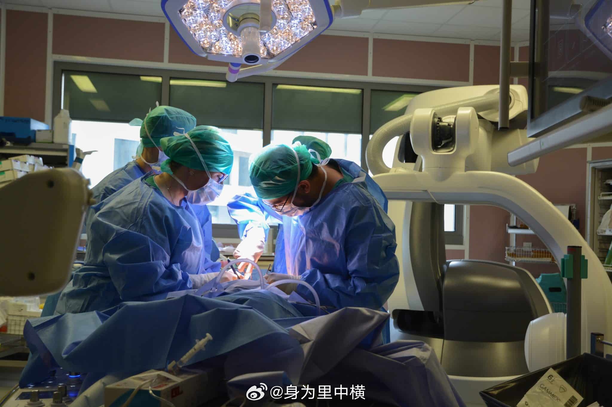 【 法国61岁外科医生涉嫌手术室性侵】近日，61岁勒曼医生（Dr. Lehman