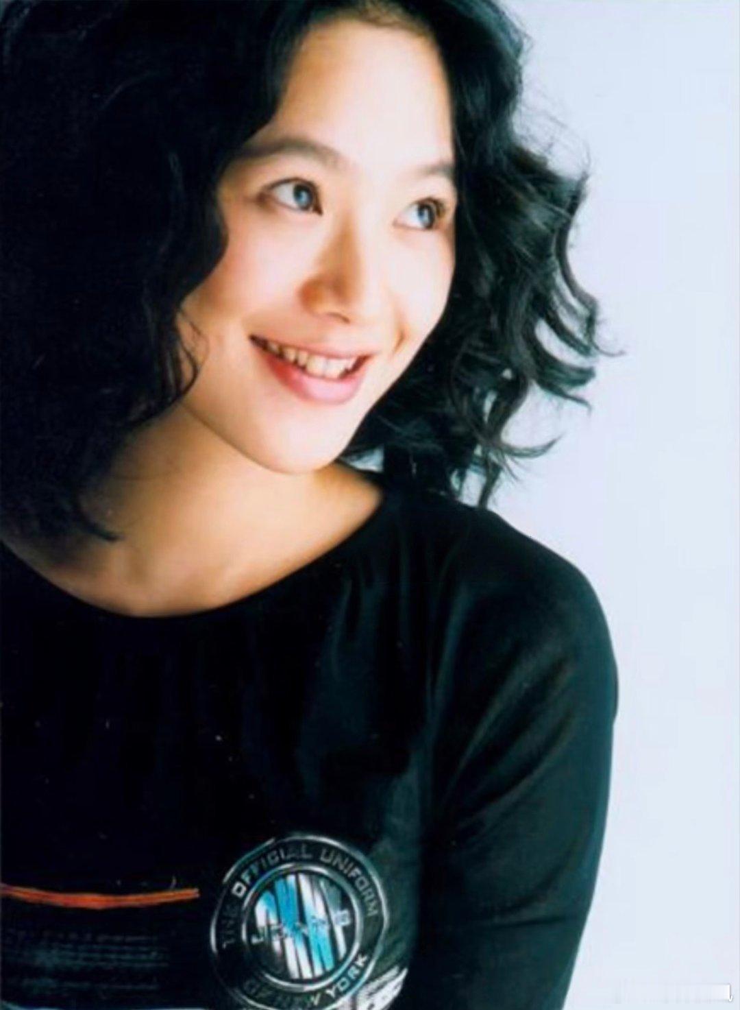 周韵 妙在自然 2001中戏在读新人时期 