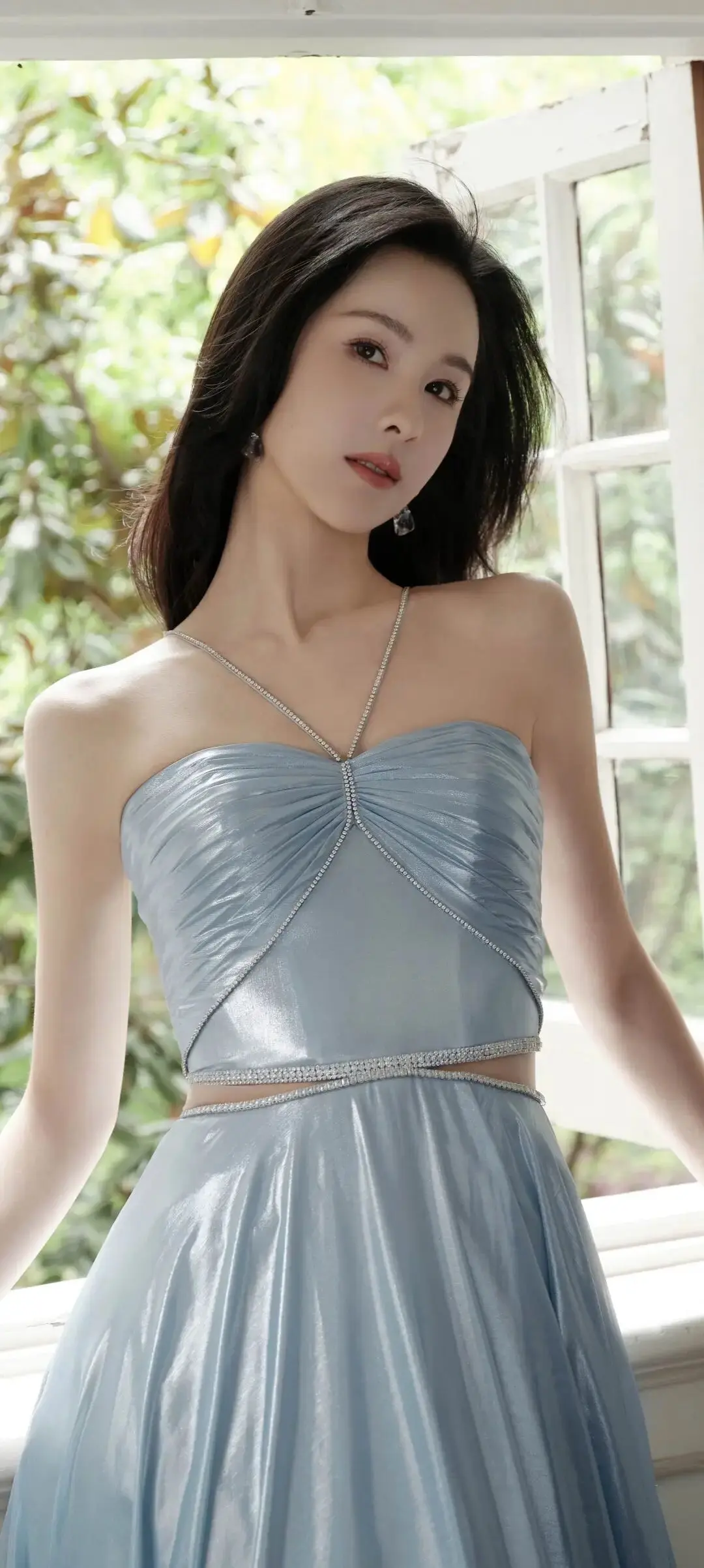 陈都灵 清凉感吊带长裙，美极了！