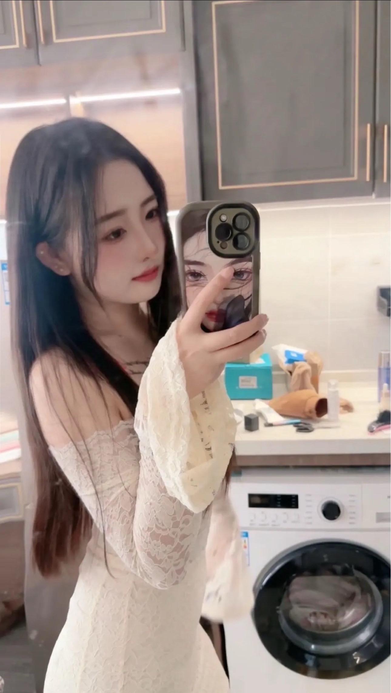 我买了一双喜欢的鞋，可是穿上它之后，我却发现有些磨脚，但是我觉得无所谓...