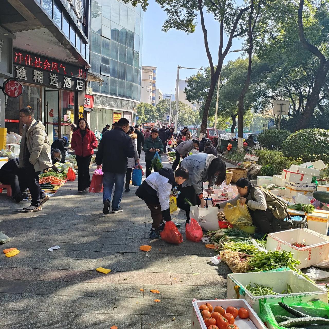 我们需要春节的传统，也需要假日的进步！
今天是徐夕，一大早，在同学群里，就看到了