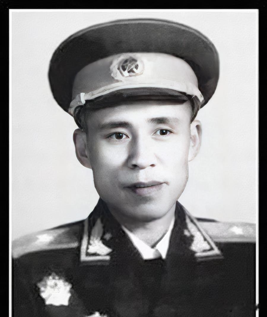 开国少将谭开云，1914年生，2003年逝世，江西永新人，最高职务为新疆军区副政