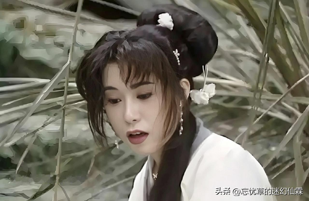 不作死就不会死，恋爱脑没有好下场。

其实原本的媚娘长相也不丑，她要是好好修炼，