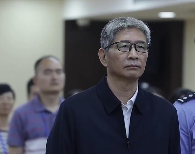 从1988年清华大学毕业留京工作，到2024年任上被查，周家斌在仕36年。而这3