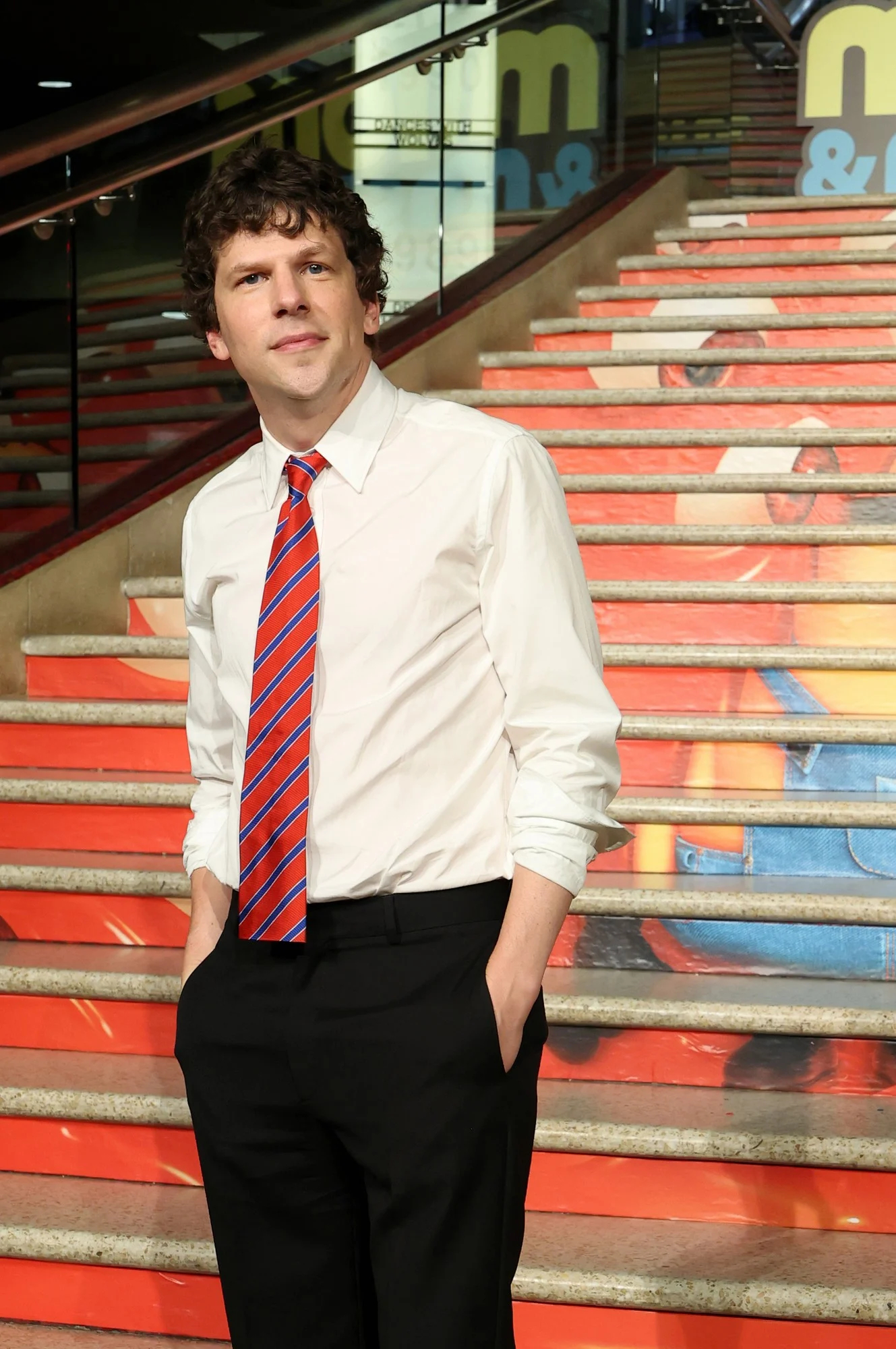 Jesse Eisenberg 28日好莱坞 电影Minions & Monst